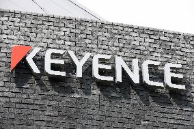 Keyence signage and logo